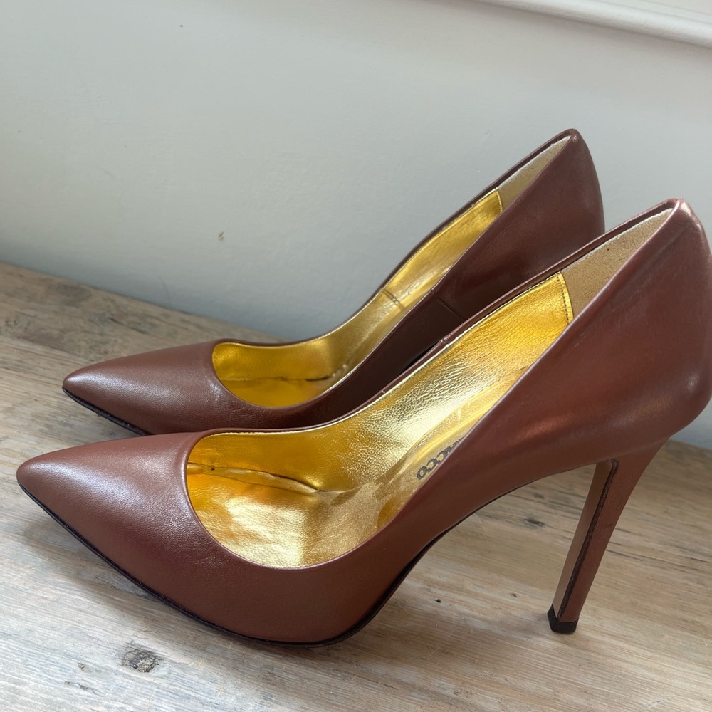 Size 6 Brown Leather pumps by Frances Cosacco